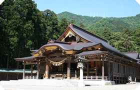 弥彦神社